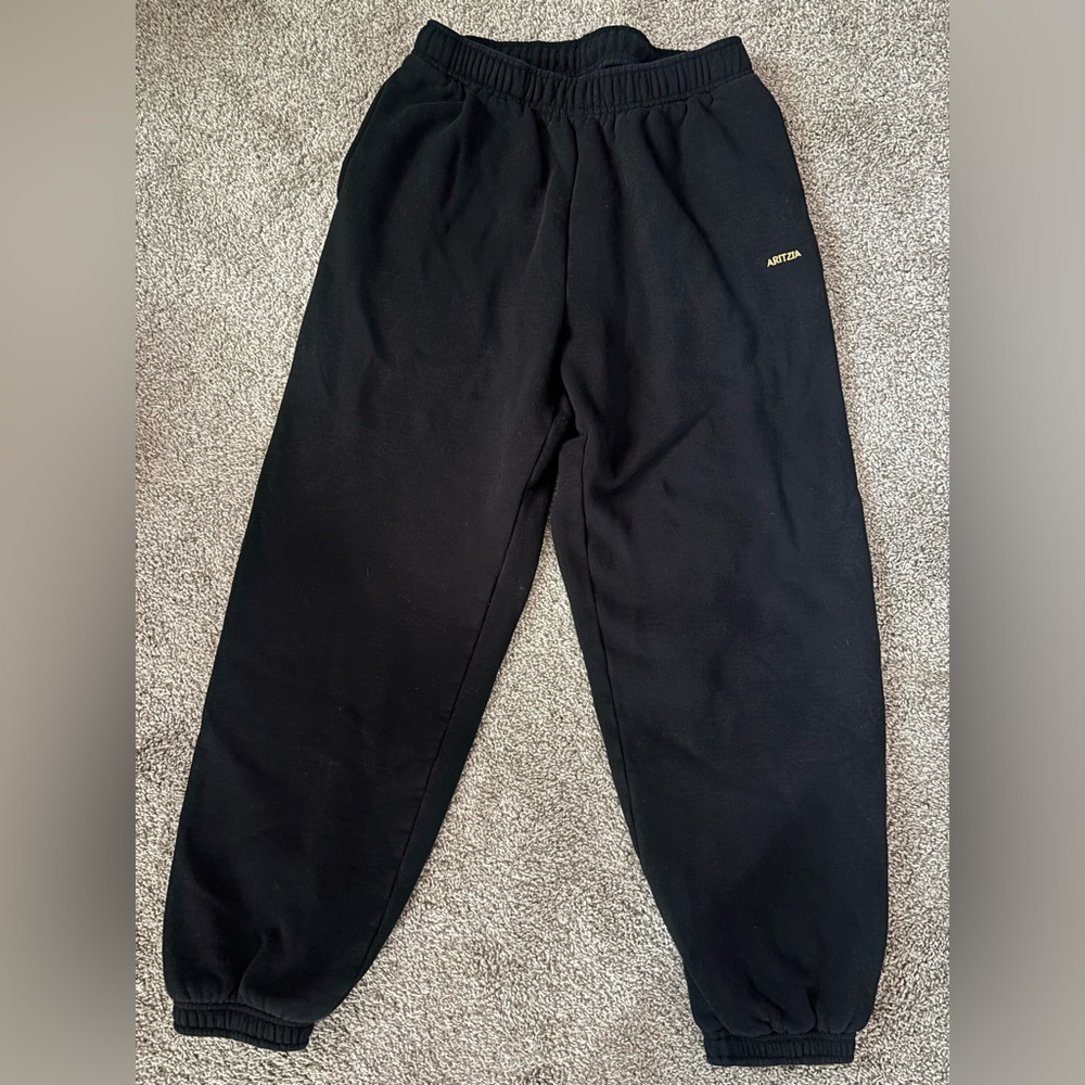Aritzia Black Sweatpants Relaxed Fit Joggers